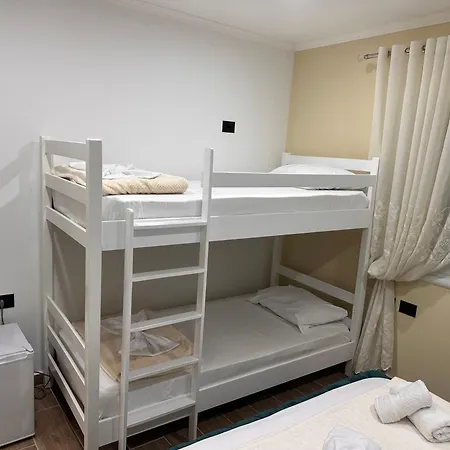 Πανσιόν Bora Bora *