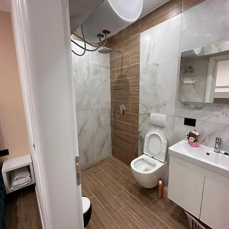 Bora Bora بيت ضيافة Përmet